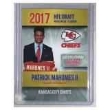 RARE 2017 Patrick Mahomes GOLD ROOKIE CARD Phenoms