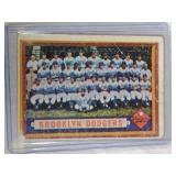 1957 Topps TOUGH #324 Brooklyn Dodgers TEAM CARD 