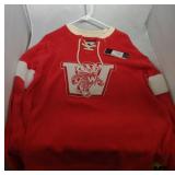 1 Wisconsin Badgers mens small shirt