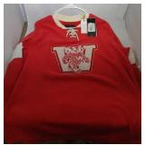 1 Wisconsin Badgers mens medium shirt
