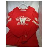 3 Wisconsin Badgers Mens Small Long sleeve shirts