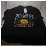 3 Iowa Hawkeyes mens XL (2)T-shirts & crew T-shirt