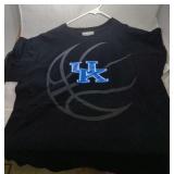 3 Kentucky Wildcats mens Large T shirts