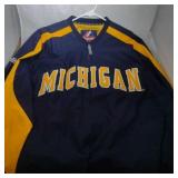 Michigan Wolverines Mens Large zipup windbreaker