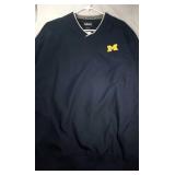 1 Michigan Wolverines Mens Large V neck pullover