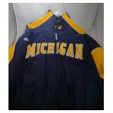 1 Michigan Wolverines Mens XL zippered jacket