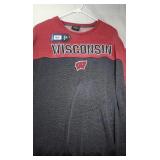 Wisconsin Badgers Mens Large pullover sweatshirt