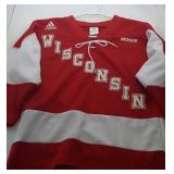Wisconsin Badgers Youth M 10/12 WCHA jersey