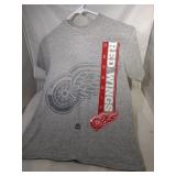 2 Detroit Red Wings Youth Small shirts - one long