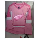 Detroit Red Wings Youth Small pink jersey