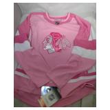 Chicago Blackhawks Youth Large pink jersey