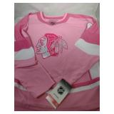 Chicago Blackhawks Youth Large pink jersey