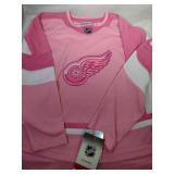 Detroit Red Wings Girls Medium pink jersey
