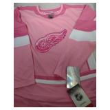 Detroit Red Wings Girls Medium Pink jersey
