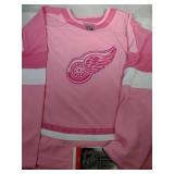 Detroit Red Wings Girls Large Pink jersey