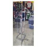 Adjustable clothing display rack with one round