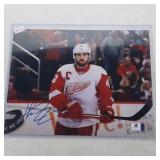 autographed Henrik Zetterberg 8.5 by 10.5 inch