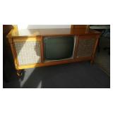 Vintage Console GE TV / Record Player / Radio