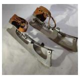 Vintage Ice Skates- Union Hardware Co. size 9 1/2
