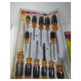 Screwdriver Set & 13 pc Cushinon Screwdriver