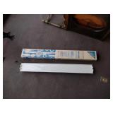 2 Shop lights 1 Comes With Bulbs