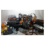 5 Vintange Cameras with Accessories