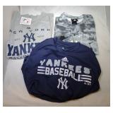 3 New York Yankees Youth Large shirts