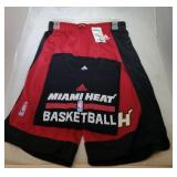 Miami Heat Youth L14/16 t-shirt and pair of shorts
