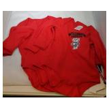 4 Wisconsin Badgers Kids 18M long sleeve onesies