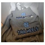 3 North Carolina Tar Heels Youth Large hooded