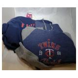 2 Minnesota Twins Ladies XL sweatshirts
