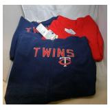 3 Minnesota Twins Ladies 2XL shirts - two hooded