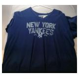 New York Yankees Ladies XL shirt