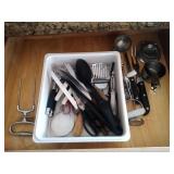Pyrex mixing bowls, collanders, utensils,