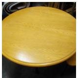 dinette table and 2 chairs - table is 39 inch