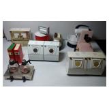8 pairs of Salt & Pepper Shakers - Appliances & 8 pairs of Salt & Pepper Shakers - Appliances &