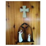 2 Willow Tree figures, Cross and Arch 2 Willow Tree figures, Cross and Arch