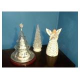 3 pieces - Thomas Kinkade "Holiday Reflections" 3 pieces - Thomas Kinkade "Holiday Reflections"