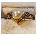 14k yg, Pearl ring, 3.1 grams, size 7.25 14k yg, Pearl ring, 3.1 grams, size 7.25