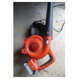 Black & Decker rechargable leaf blower and