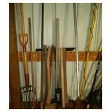 lot of hand tools - 3 axes, post hole digger, 4 lot of hand tools - 3 axes, post hole digger, 4