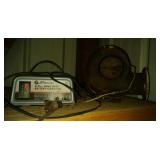 Battery charger and blower fan Battery charger and blower fan