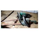 2 hedge trimmers - Black & Decker electric HS1000 2 hedge trimmers - Black & Decker electric HS1000