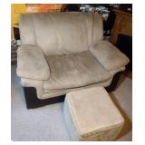 oversized chair, ottoman and 2 Packers blankets oversized chair, ottoman and 2 Packers blankets