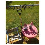 red small round table, 2 gnomes, decor birds, red small round table, 2 gnomes, decor birds,