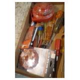 flat of hand tools, 22 pc "bits & box" small