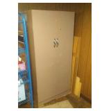 metal storage cabinet with clothes bar, no keys