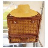 deluxe picinic basket kit and ladies sun hat