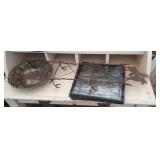 barbed wire picture or plate holder, serving