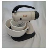 Sunbeam MixMaster, 2 bowls and attachements